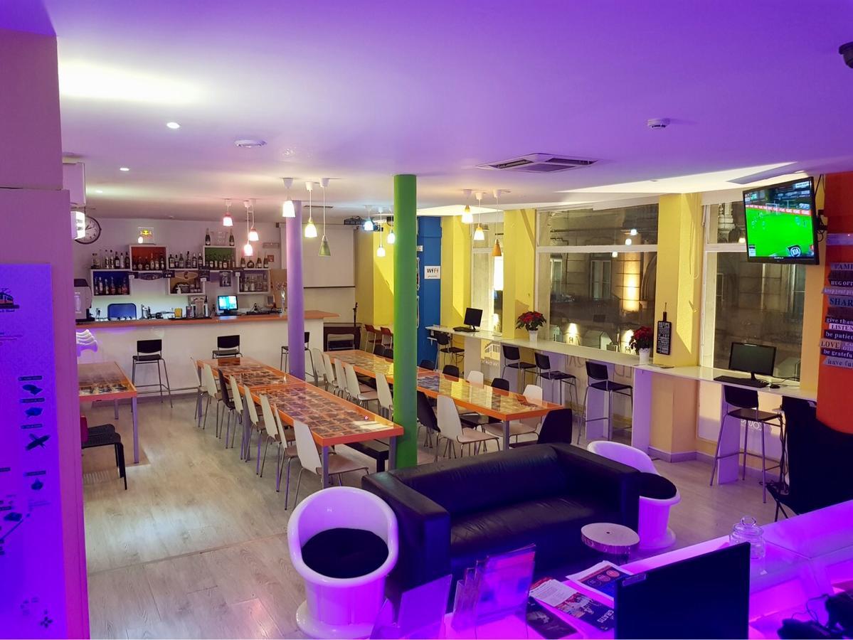 Golden Tram 242 Suites & Hostel - Lisbon — Photos 1
